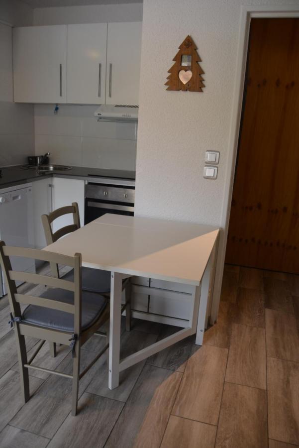 Studio Marmotte Font-Romeu 4 Personnes Avec Balcon Residence Val Soleil Entierement Renove En Juin 2021 Place De Parking & Wifi Gratuit , Draps & Serviettes De Toilettes Non Inclus, Sabanas Y Toallas No Incluidos Kültér fotó