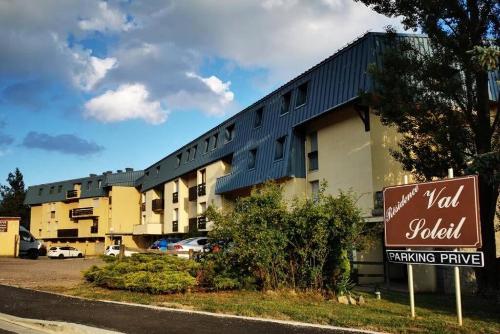 Studio Marmotte Font-Romeu 4 Personnes Avec Balcon Residence Val Soleil Entierement Renove En Juin 2021 Place De Parking & Wifi Gratuit , Draps & Serviettes De Toilettes Non Inclus, Sabanas Y Toallas No Incluidos Kültér fotó