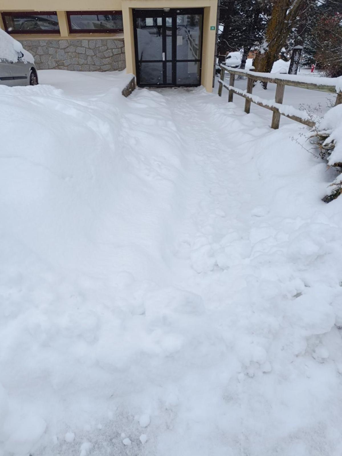 Studio Marmotte Font-Romeu 4 Personnes Avec Balcon Residence Val Soleil Entierement Renove En Juin 2021 Place De Parking & Wifi Gratuit , Draps & Serviettes De Toilettes Non Inclus, Sabanas Y Toallas No Incluidos Kültér fotó